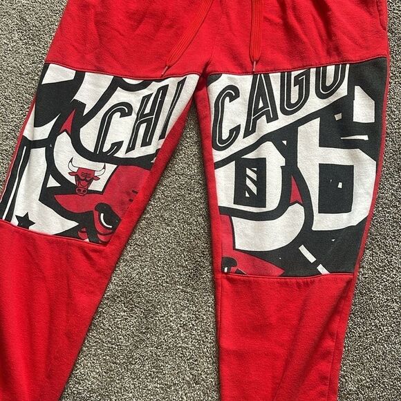 Vtg 90s Chicago Bulls Faded Spellout Basketball Sweatpants & 23 Jersey size S - Picture 3 of 14
